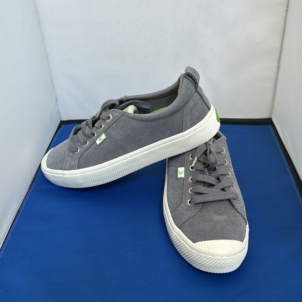 Cariuma Gray Women's Shoes - Picture 4 of 8